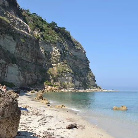 Residenza Sguitti Tra Tropea E Capo Vaticano Couette-café